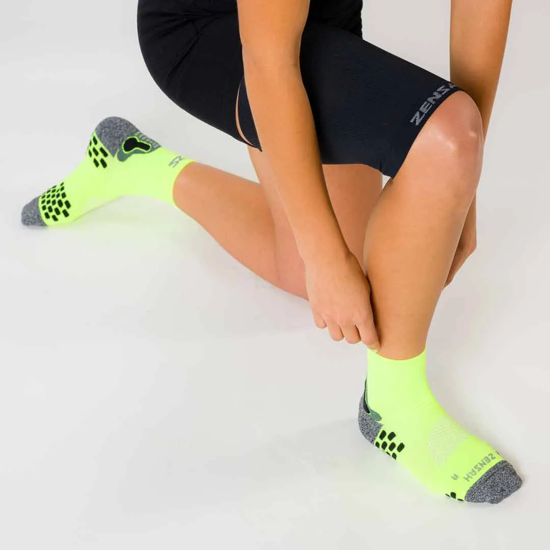 3D Dotted Running Socks