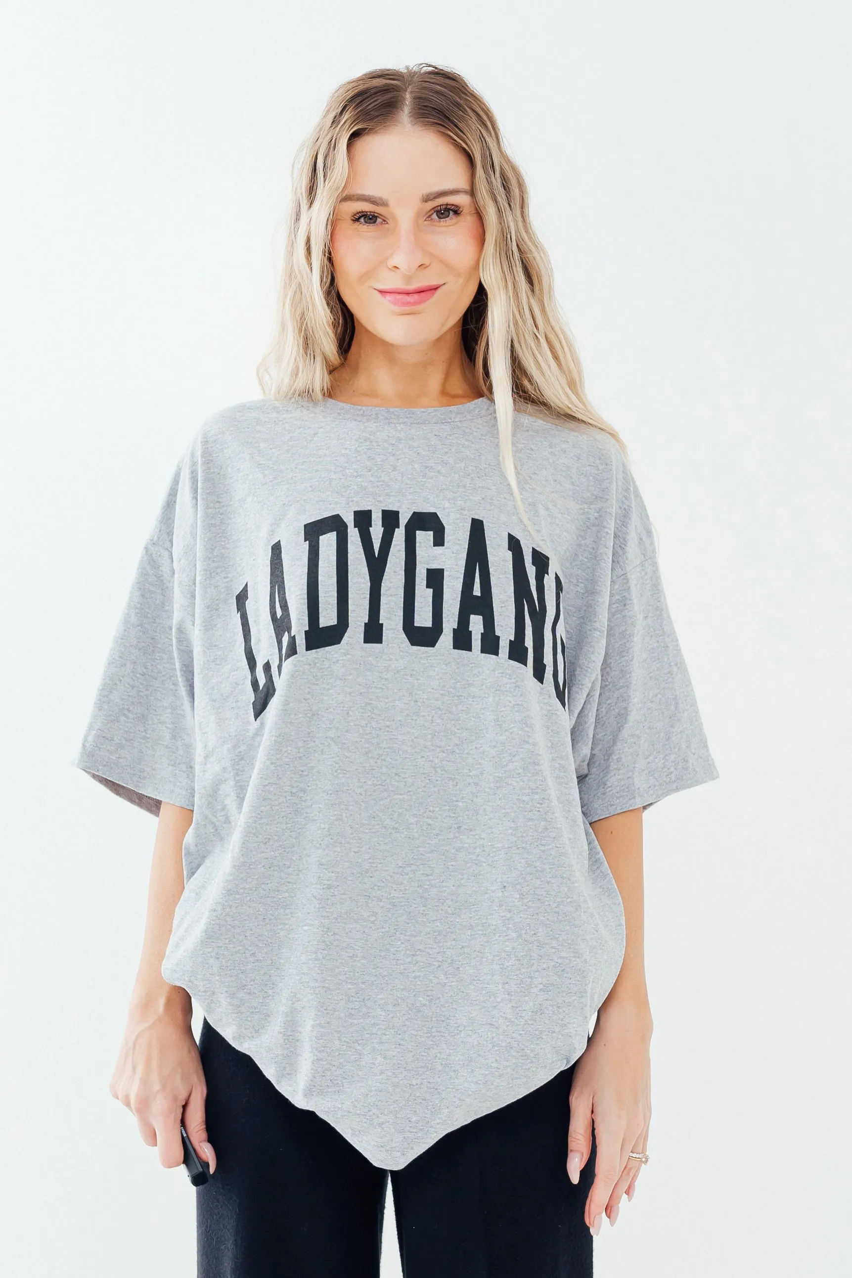 LADYGANG ATHLETIC OVERSIZED TEE